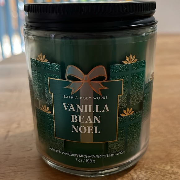Vanilla Bean Noel Single Wick Candle, NWT - Picture 3 of 5